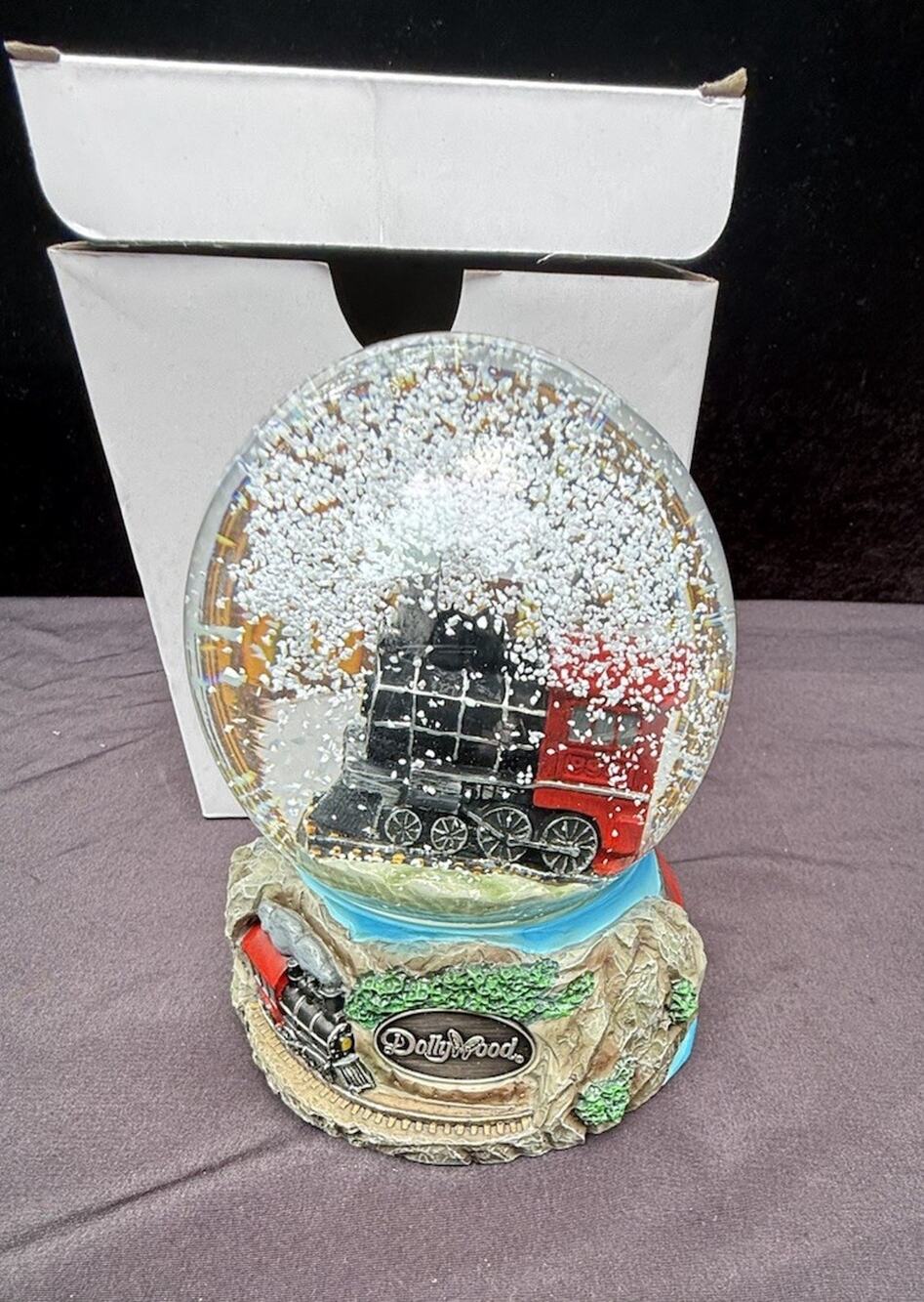 Dollywood Train Snow Globe Glitter Water-Filled Glass Resin Mint In Box!